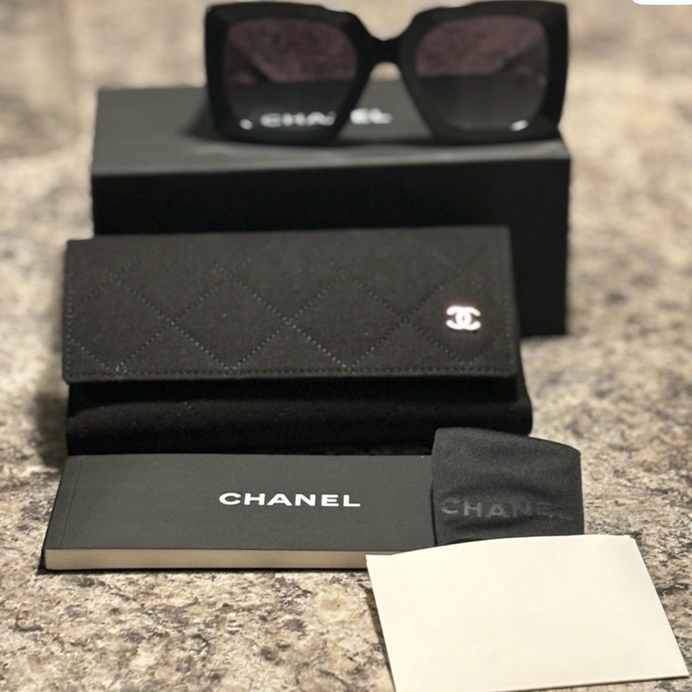 CHANEL Black Sunglasses with Quilted Case